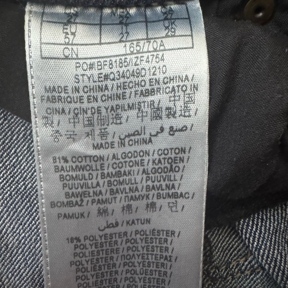 EUC Guess Women’s Low Rise Straight Grace Fit Blue Jeans Size 27 - Picture 5 of 8